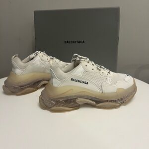Balenciaga Women's Cream and Tan Sneakers